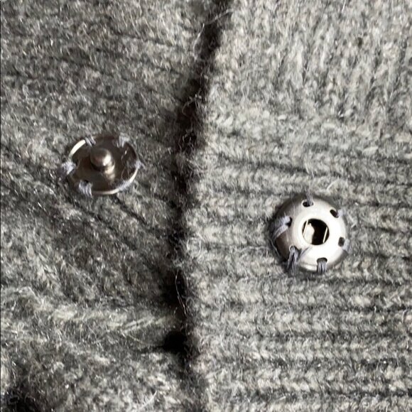 H&M Cozy Grey Knit Sweater Vest S - Picture 6 of 11